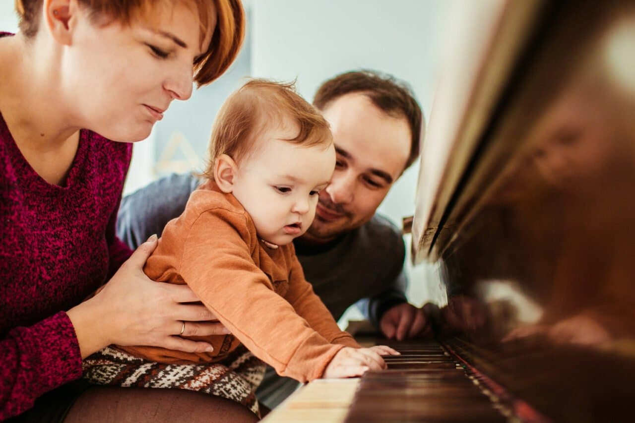 Musik Klasik untuk Bayi, Benarkah Bisa Membantu Perkembangannya?