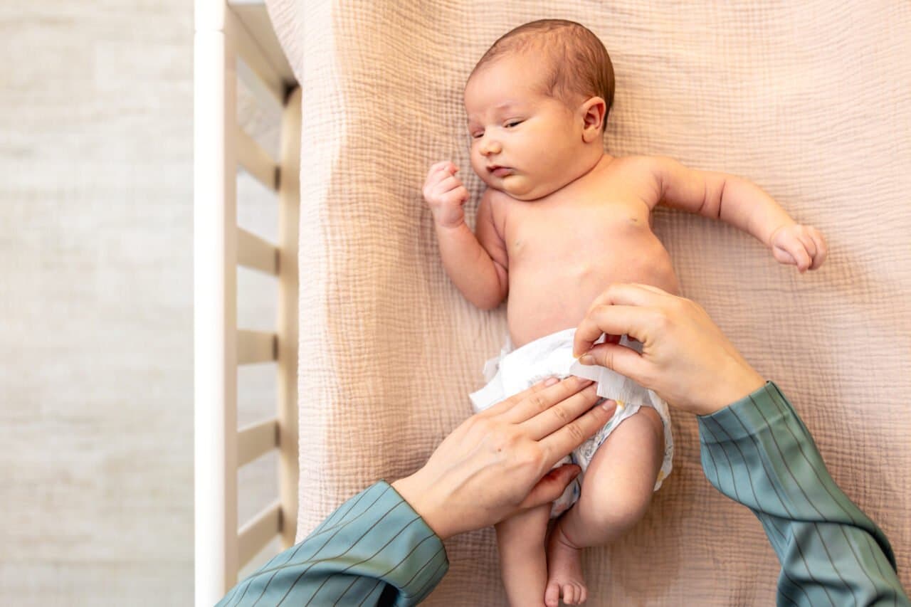 Bayi Jarang BAB Sampai Seminggu, Normal atau Berbahaya?