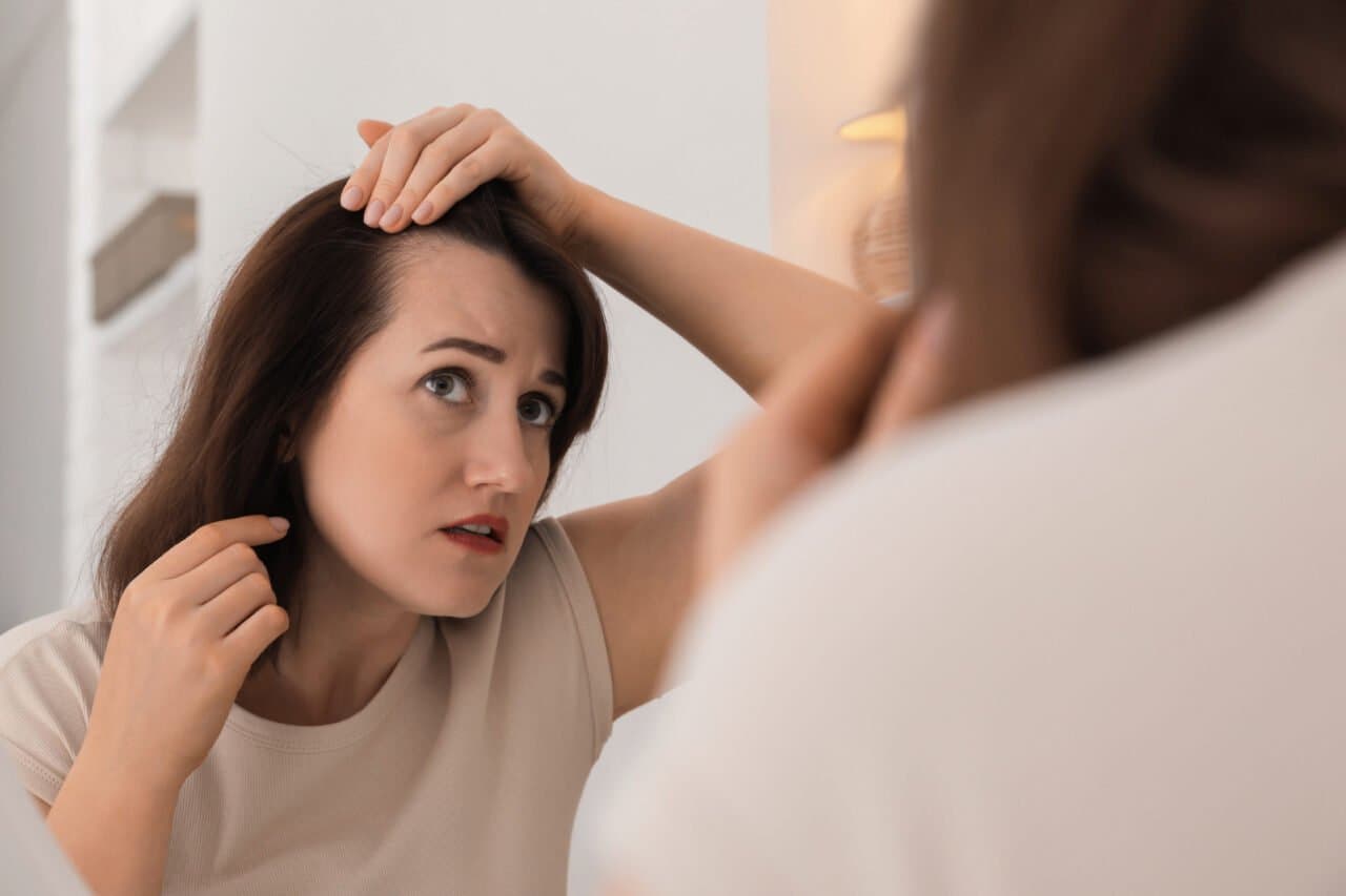 Kenapa Rambut Rontok Setelah Melahirkan? Ini Cara Mengatasinya untuk Busui