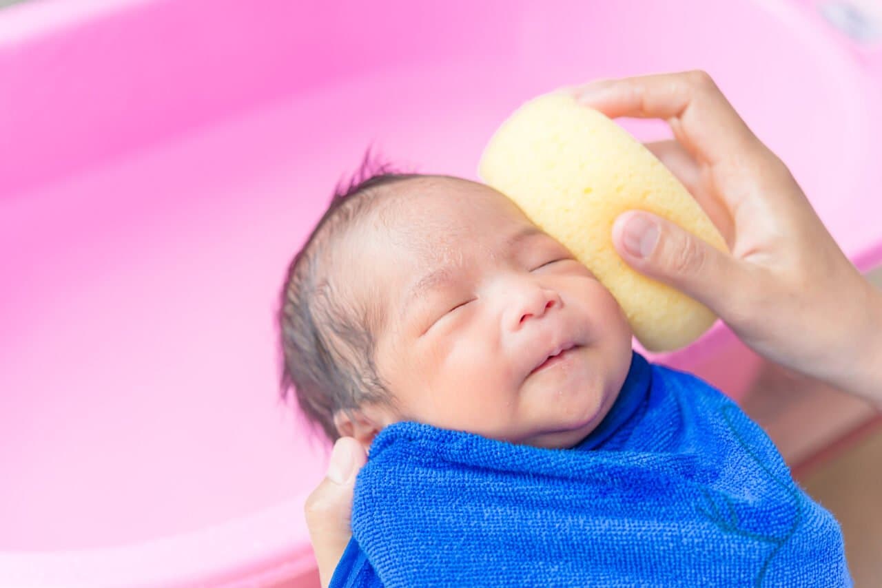 Cara Memilih Sabun Bayi untuk Kulit Sensitif, Cegah Iritasi Sejak Dini